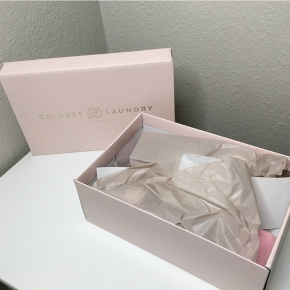 SOLD 🌸 - Picture 5 of 5